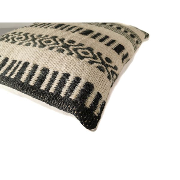 Cojín artesanal con relleno premium para cama y sofá en alta decoración elegante