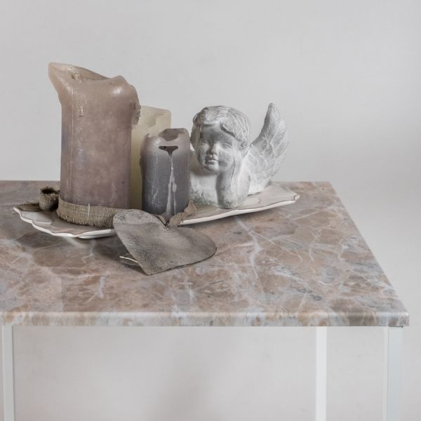 MESA AUXILIAR BASE METAL TAPA EFECTO MARMOL BLANCO 40X40X42