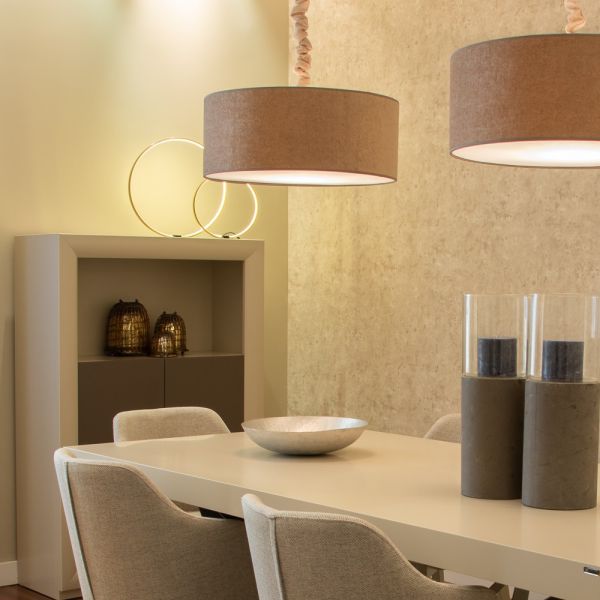 LAMPARA DE MESA CIRCULAR DORAD A NEGRA  DIAMETRO 45 LUZ LED