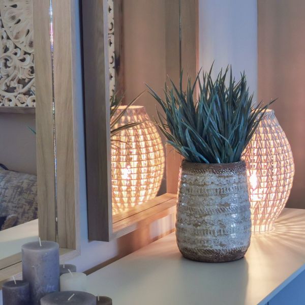 Lámpara mesa rattan 23x36 blanco roto