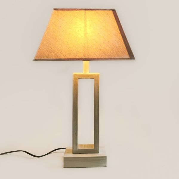 Lámpara mesa metal beige decapado 15x9x45, Pantalla no incluida 