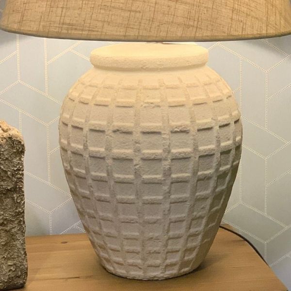 Lámpara mesa 45x66x45 cerámica blanco roto pantalla incluida