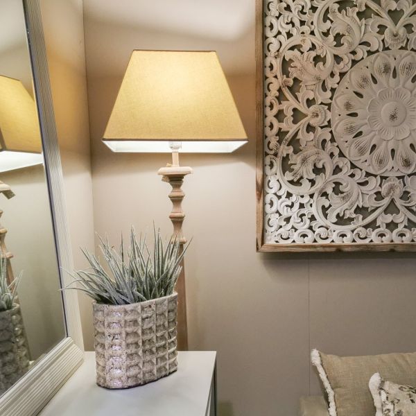 Jarrón decorativo para realzar espacios elegantes