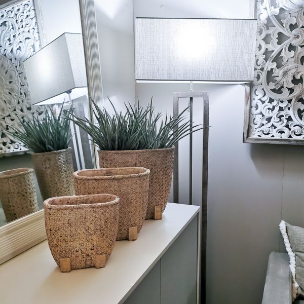 Jarrón decorativo para realzar espacios elegantes