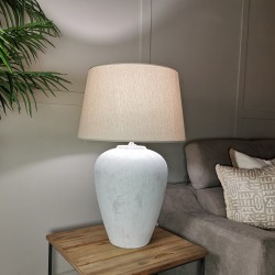 Lámpara mesa mediana cerámica 32x49 blanca decapada