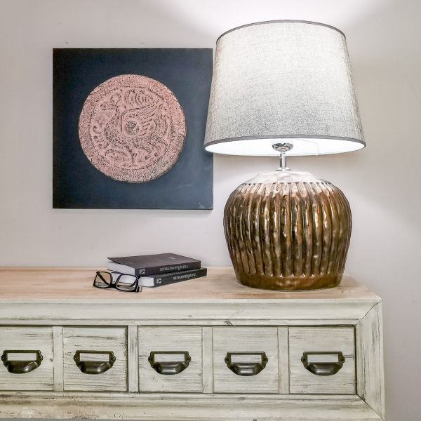 LAMPARA SOBREMESA DORADA OCRE 40X52