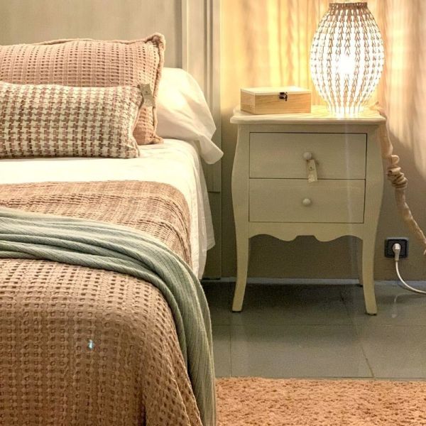 Mesas, Mesitas de Noche y Auxiliares con estilo | Tapidecor