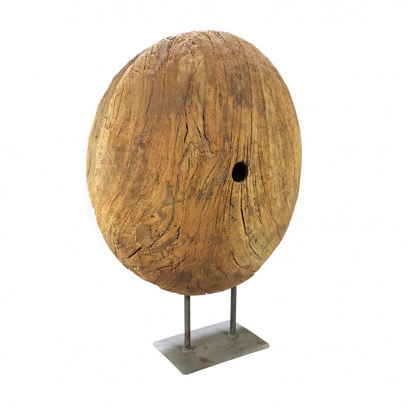 Figura escultura mediana redonda 46x60x14 madera rústica tallad con chorro de arena.