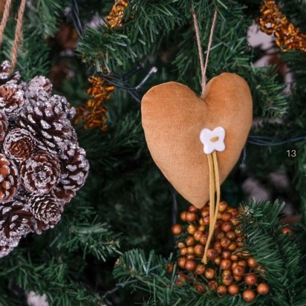 Corazón tela terciopelo 13x13x4 ocre