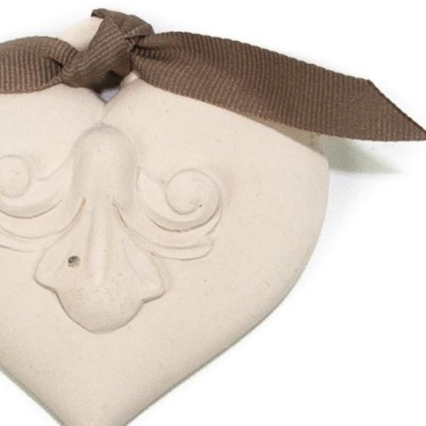 CORAZON PERFUMADOS BLANCOCINTA RASO PARA COLGAR 7X3X7