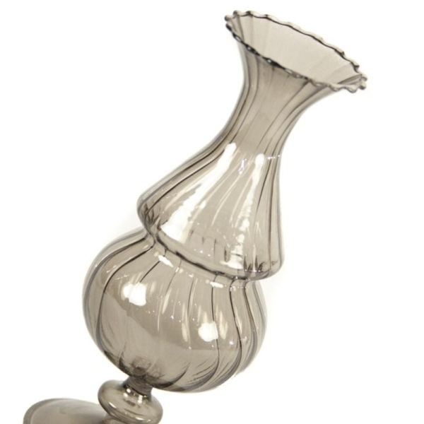 Jarrón decorativo para realzar espacios elegantes