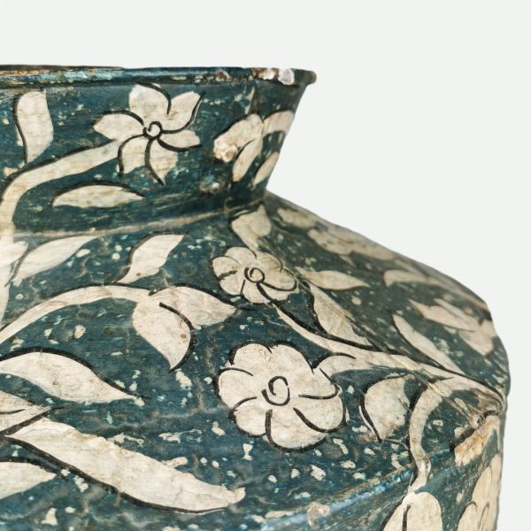 Jarrón decorativo para realzar espacios elegantes