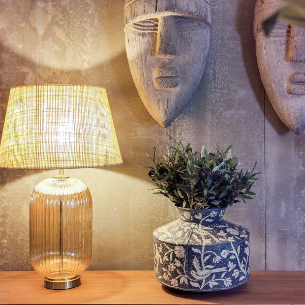 Jarrón decorativo para realzar espacios elegantes