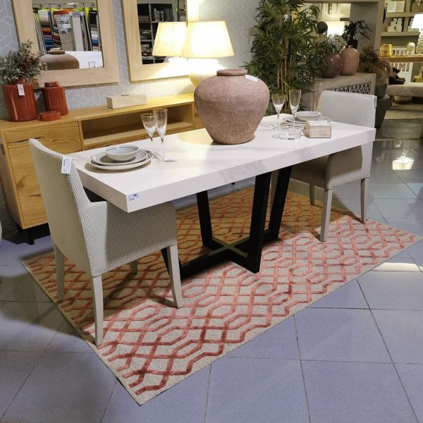 Mesa comedor rectangular 180x80x78 tapa  porcelánico patas hierro negro