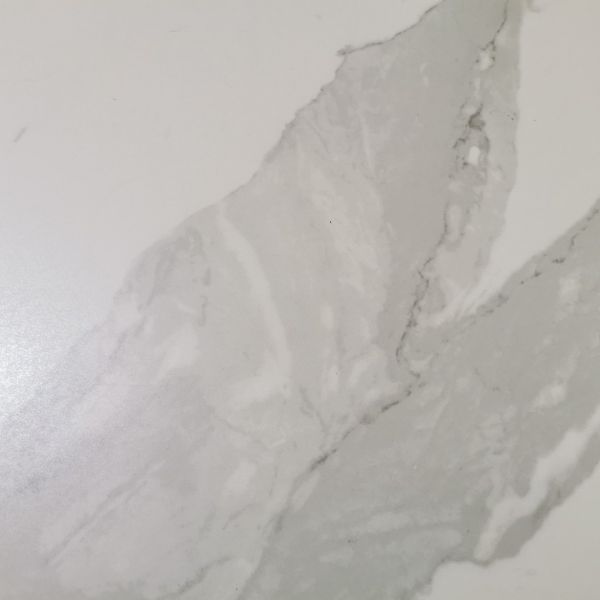 Mesa comedor rectangular 180x80x78 tapa  porcelánico patas hierro negro