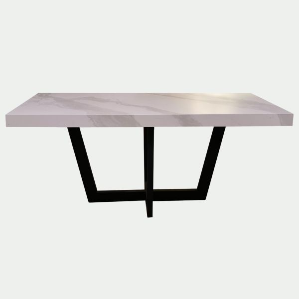 Mesa comedor rectangular 180x80x78 tapa  porcelánico patas hierro negro