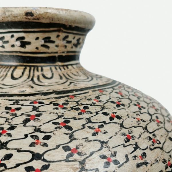 Jarrón decorativo para realzar espacios elegantes