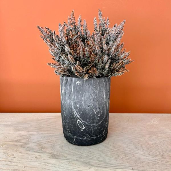 Jarrón decorativo para realzar espacios elegantes