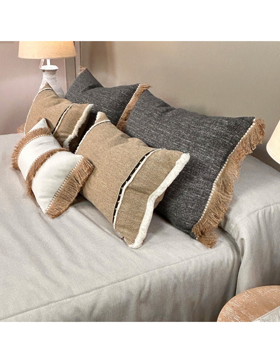 Los cojines de cama son el complemento perfecto para tu dormitorio ideal