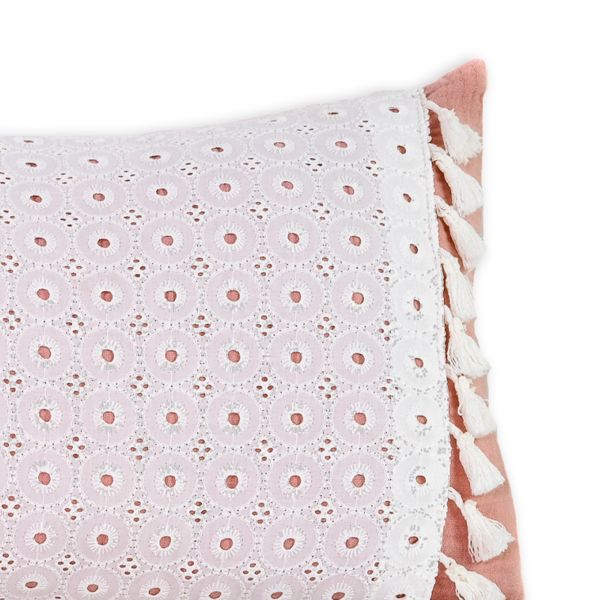 Cojín artesanal con relleno premium para cama y sofá en alta decoración elegante