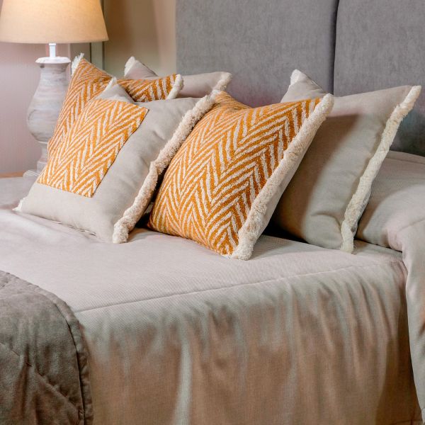 Cojín artesanal con relleno premium para cama y sofá en alta decoración elegante