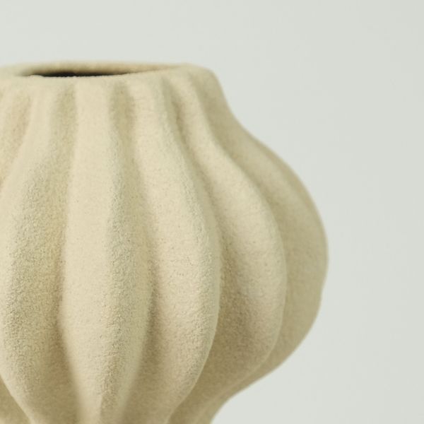 Jarrón decorativo para realzar espacios elegantes