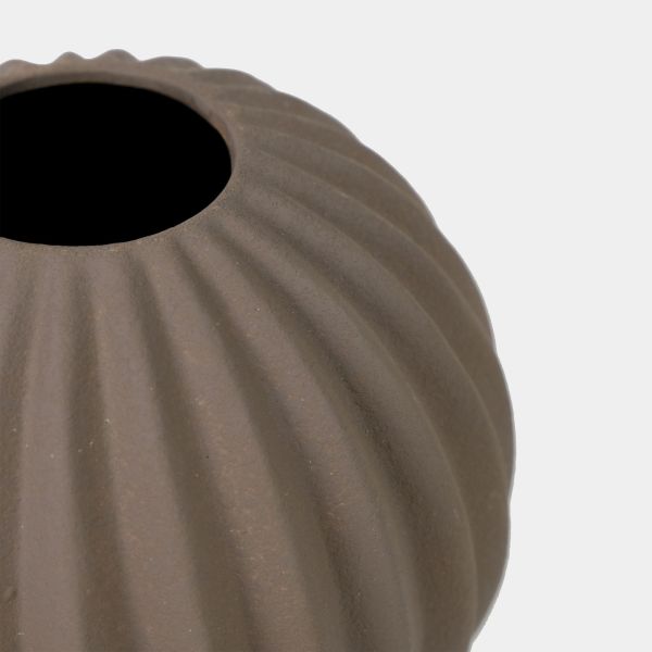 Jarrón decorativo para realzar espacios elegantes