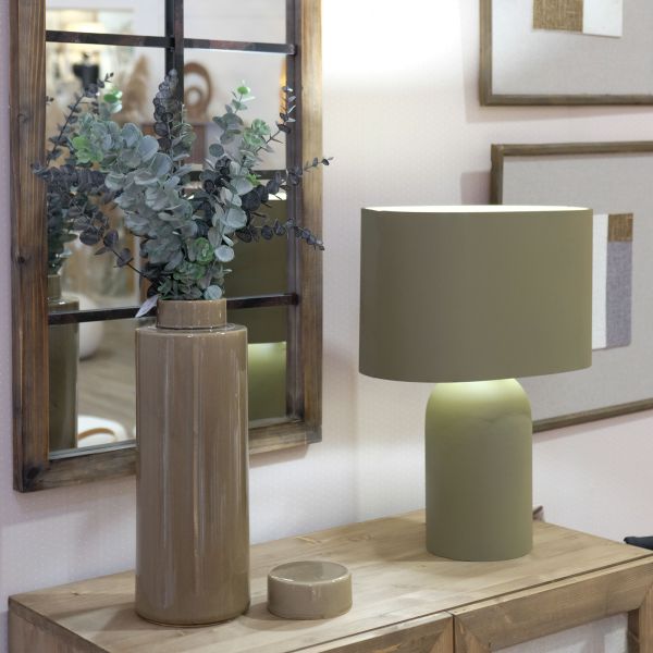 Jarrón decorativo para realzar espacios elegantes