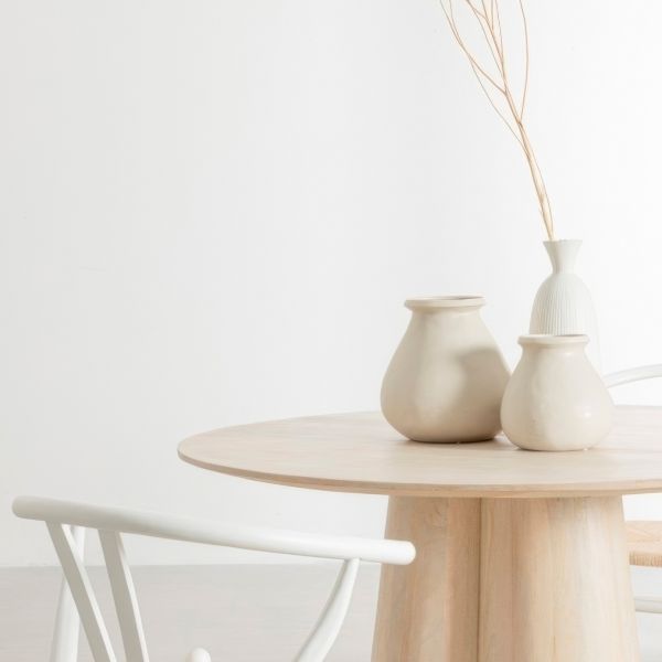 Jarrón decorativo para realzar espacios elegantes