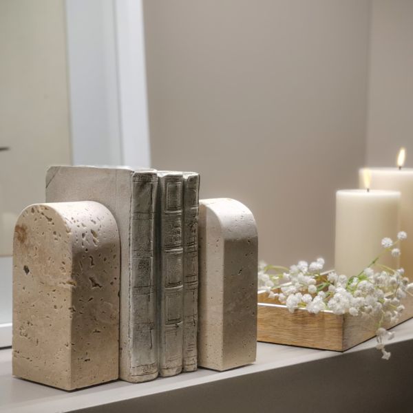 Sujetalibros travertino beige