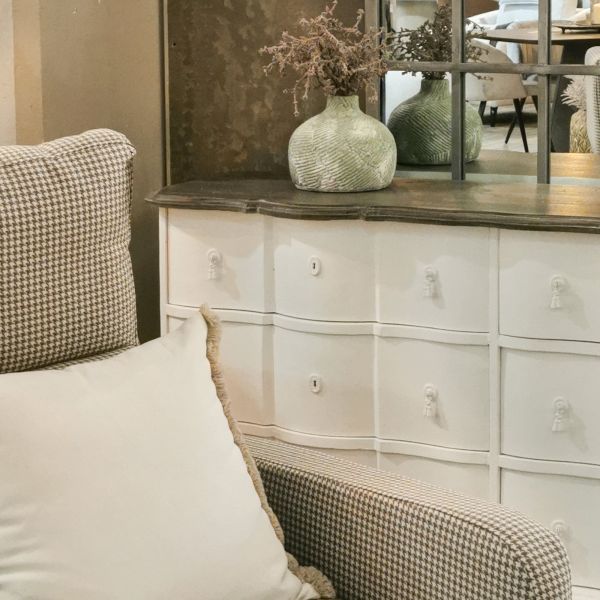 Jarrón decorativo para realzar espacios elegantes