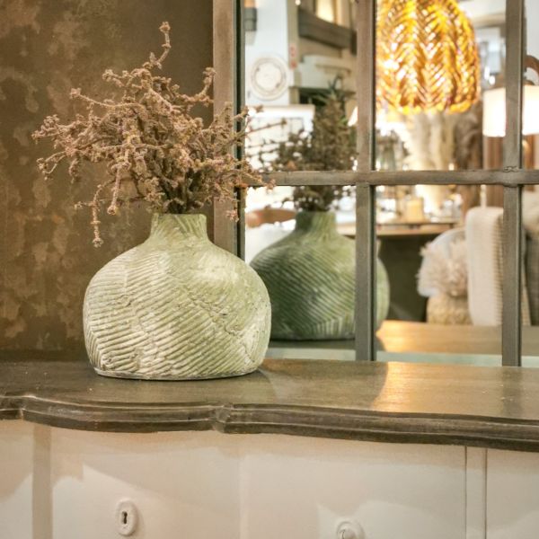 Jarrón decorativo para realzar espacios elegantes