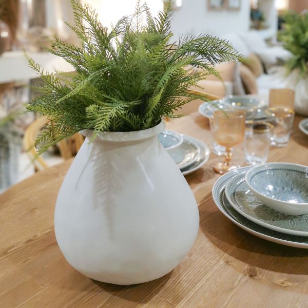 Jarrón decorativo para realzar espacios elegantes