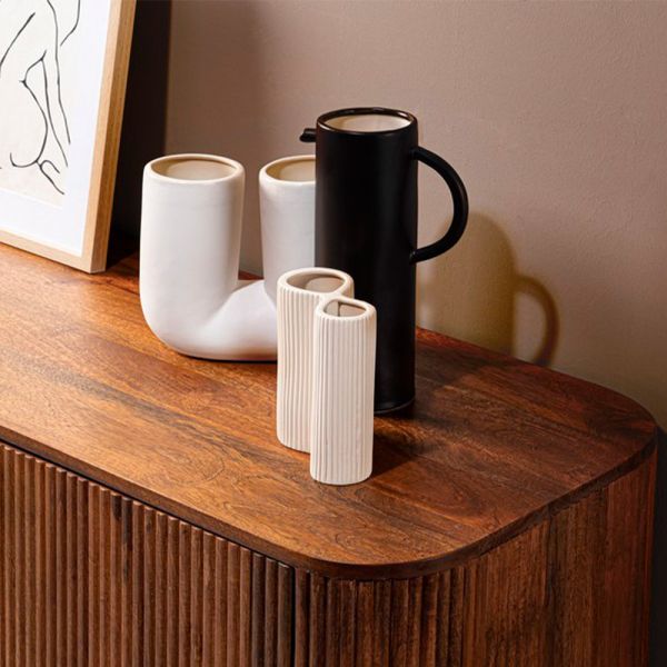 Jarrón decorativo para realzar espacios elegantes