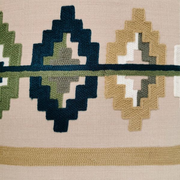 Cojín artesanal con relleno premium para cama y sofá en alta decoración elegante