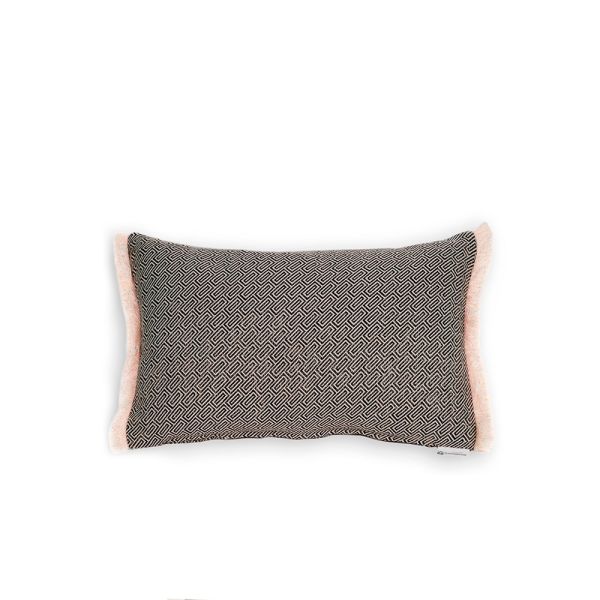 Cojín artesanal con relleno premium para cama y sofá en alta decoración elegante