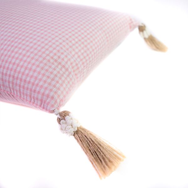 Cojín artesanal con relleno premium para cama y sofá en alta decoración elegante