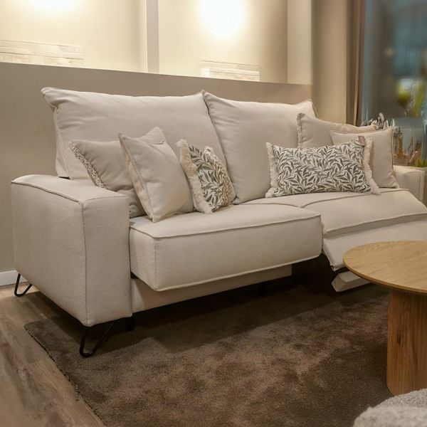 Sofá multifunción con patas negras y color blanco | Tapidecor