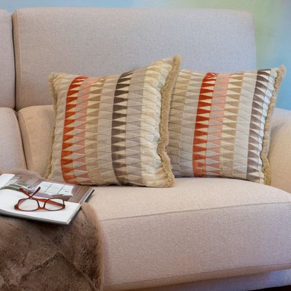 Cojín artesanal con relleno premium para cama y sofá en alta decoración elegante