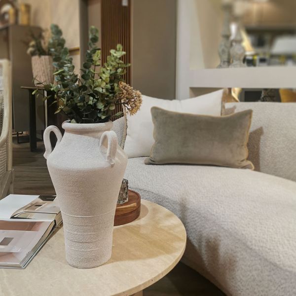 Jarrón decorativo para realzar espacios elegantes