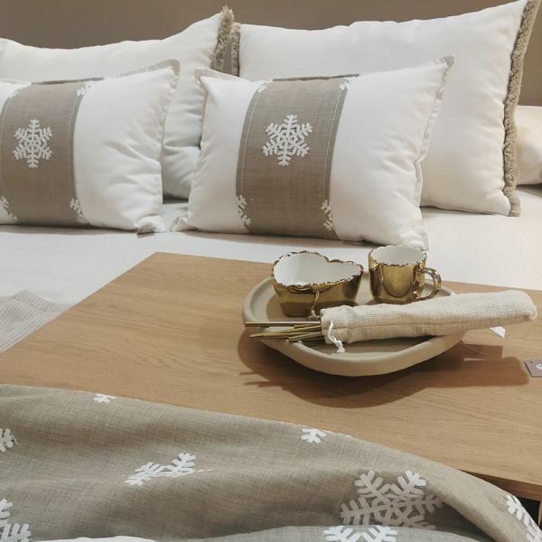 Colcha copos de nieve en tonos arena y blanco - Elegancia y confort