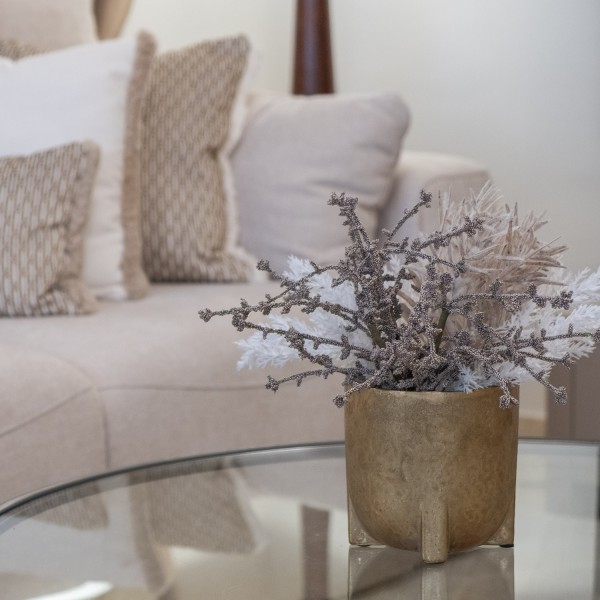 Jarrón decorativo para realzar espacios elegantes