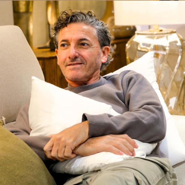 Cojín artesanal con relleno premium para cama y sofá en alta decoración elegante