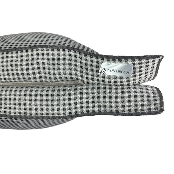 Cojín artesanal con relleno premium para cama y sofá en alta decoración elegante