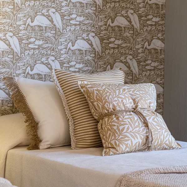 Cojín artesanal con relleno premium para cama y sofá en alta decoración elegante