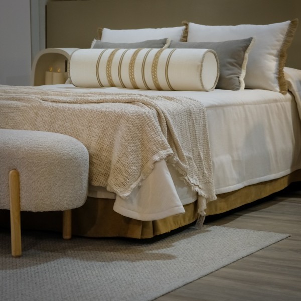 Cojín artesanal con relleno premium para cama y sofá en alta decoración elegante