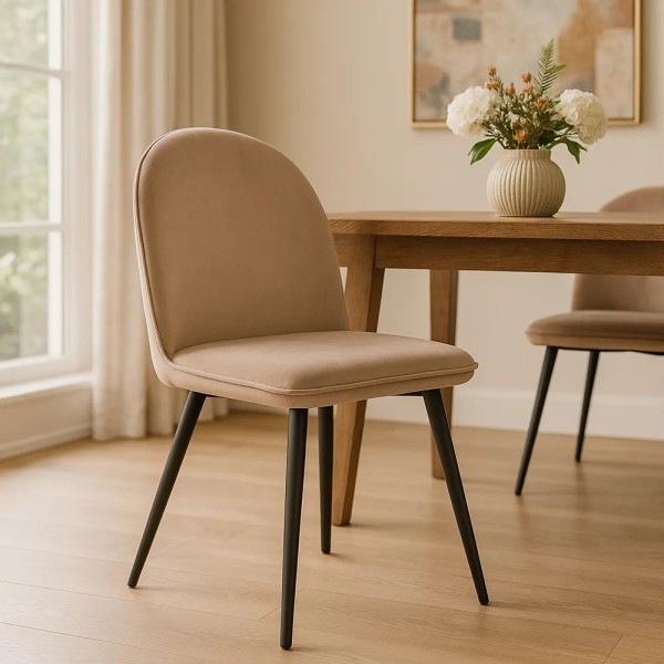 Silla terciopelo arena con patas metálicas negras | Tapidecor