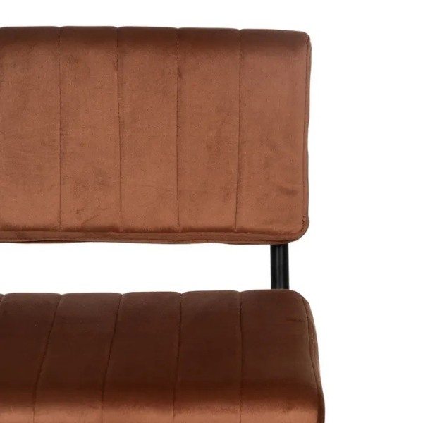 Silla tapizada terracota con patas negras y respaldo curvo | Tapidecor