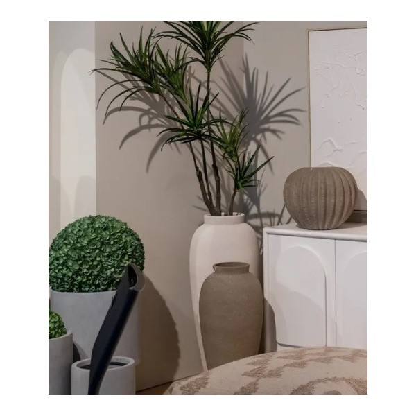 Macetero decorativo para interior y exterior en alta decoración elegante