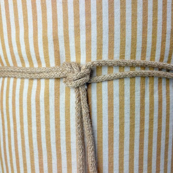 Pouff redondo rayas ocre con nudo de yute | Tapidecor